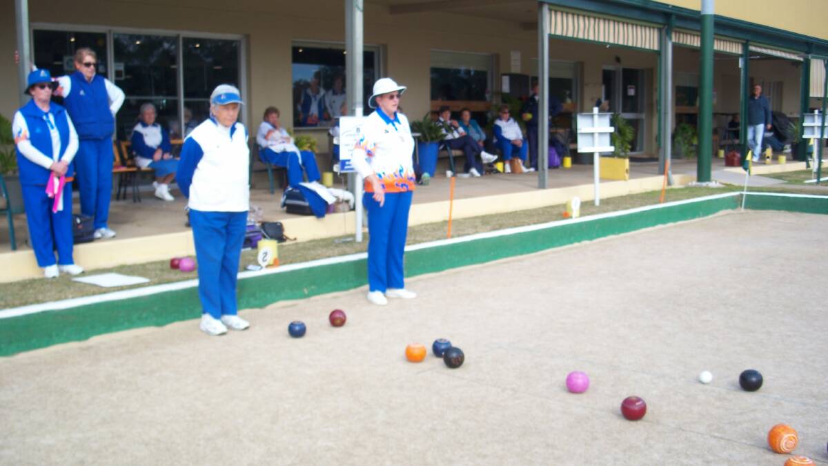 Major Triples competition in play: Women's Bowls L-R Pam Stevens and Annette Tisdell keeping watch on the Head. 