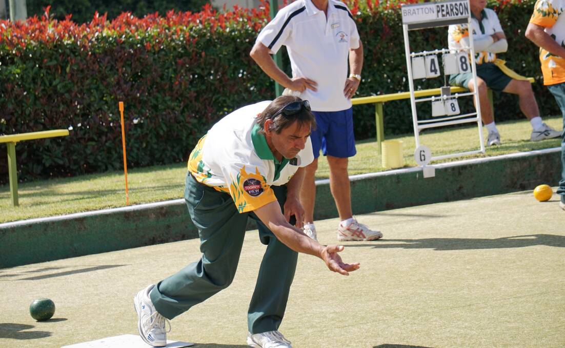 Russell Hodge, with the help of John Williams, took victory from John Stringer and Russell Dietrich in the major pairs. 