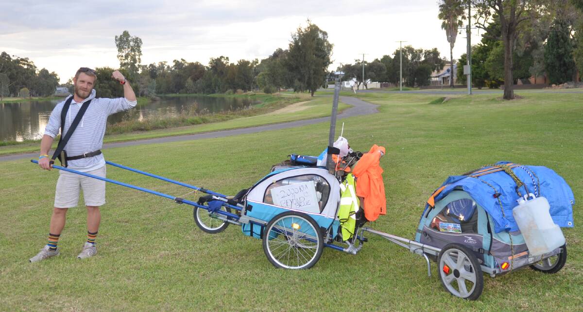 'Walkabout Dun Dean' is walking 2000km from Adelaide to Maroochydore to create awareness for mental health.