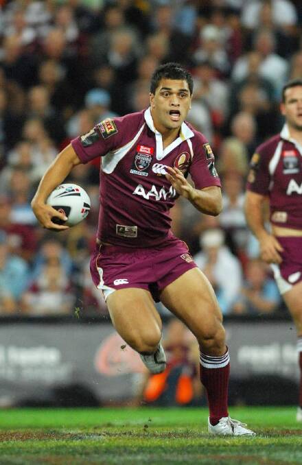 Queensland's Karmichael Hunt during State of Origin 1 between New South Wales and Queensland at Suncorp Stadium in Brisbane, Wednesday, May 23, 2007. Queensland def. NSW 25-18. (AAP Image/Dave Hunt) NO ARCHIVING, EDITORIAL USE ONLY
