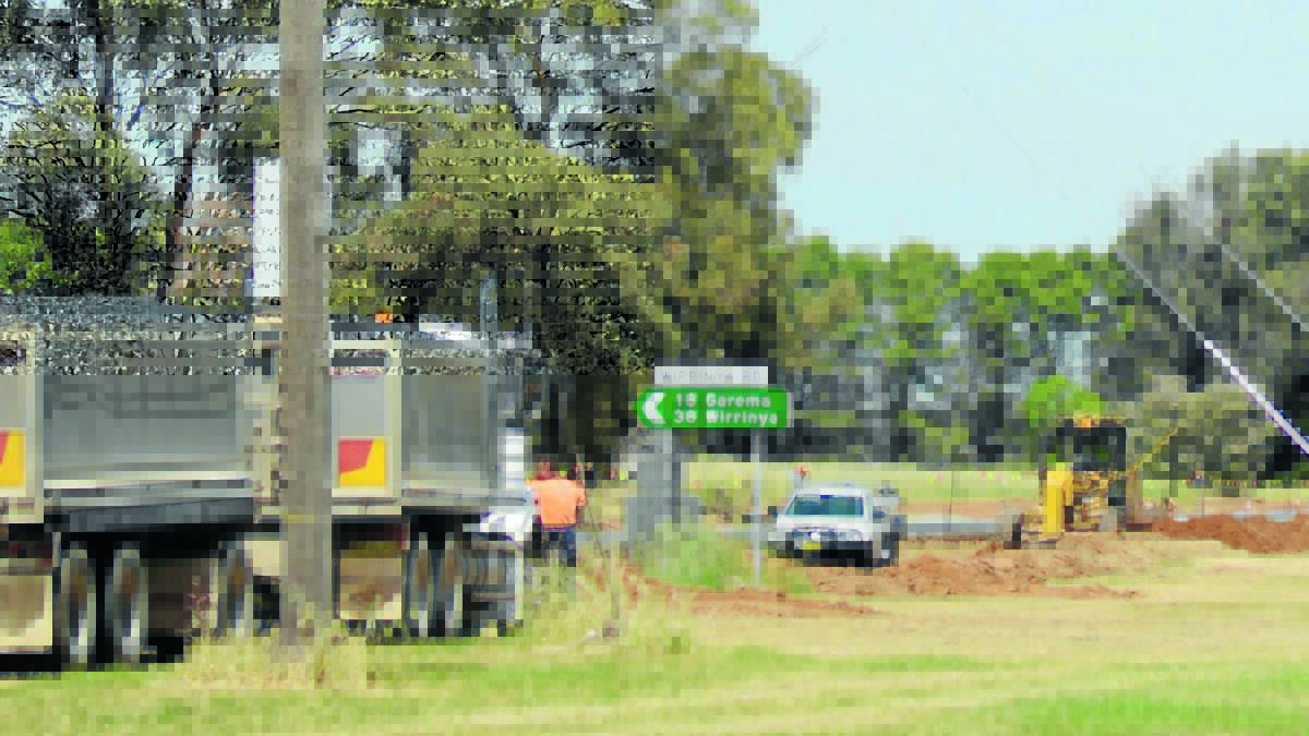 Upgrade works underway at the intersection of the Newell Highway and Wirrinya Road. 1014orchard029