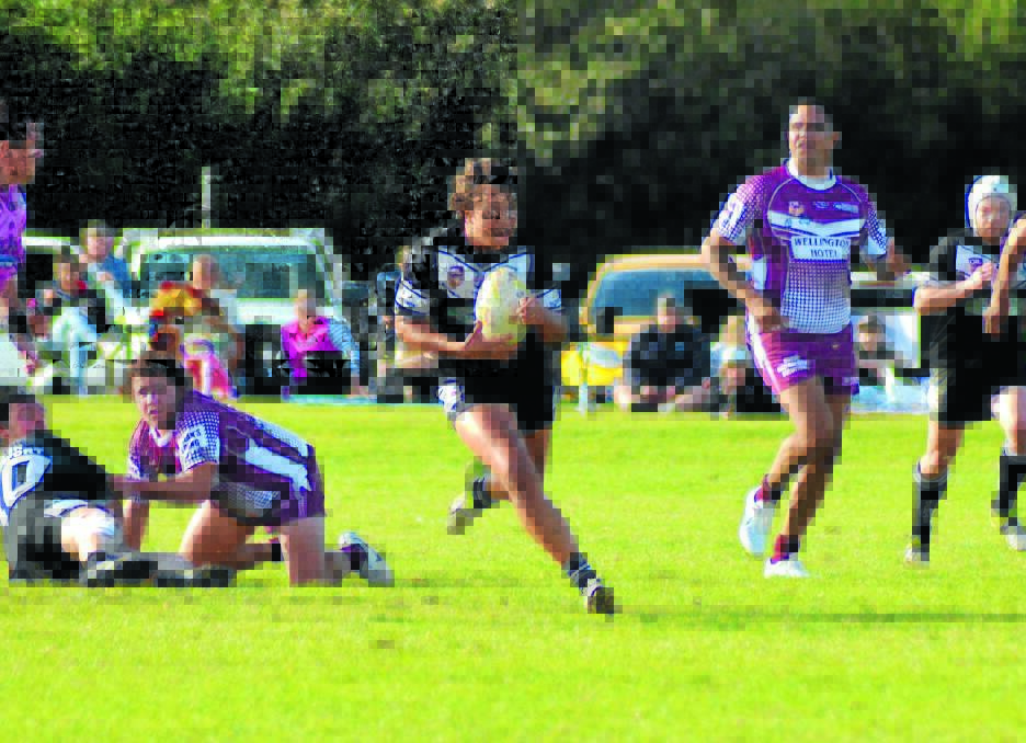 Bailey Hartwig on his way to scoring one of the Magpies’ seven tries against Wellington on Sunday. 