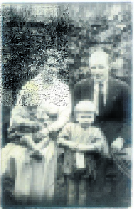 Thomas Edward Drane (right) with his family, wife Leila and their sons Albert Edward Anzac Drane (Bill) and George Anzac Drane, when he returned home from the war. 