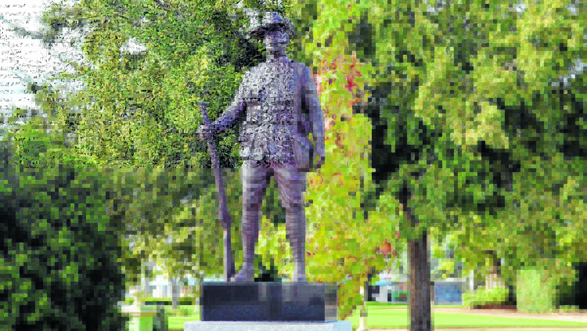 This bronze statue of a World War 1 digger was erected yesterday in Victoria Park. The Forbes RSL Sub Branch and the Forbes Shire Council worked hard to have the statue in time for the Anzac centenary celebrations today. 0415diggerstatue(7)