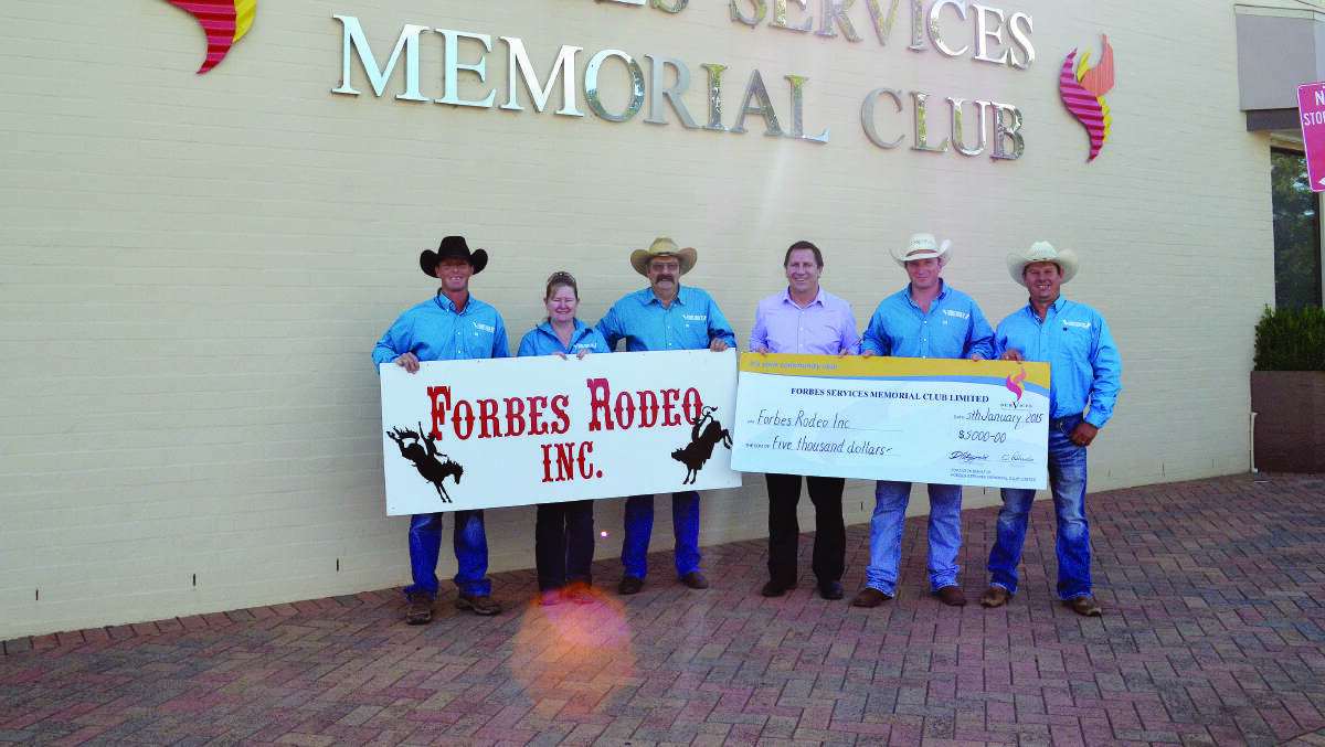 Forbes Services Memorial Club general manager David Fitzgerald (third from right) presents a cheque to Forbes Rodeo committee members (l-r) Troy Read, Donna Molloy, J.W. Freeman, Shaun Read and Danny Molloy. The Forbes Services Memorial Club are the rodeo’s major sponsors this year.