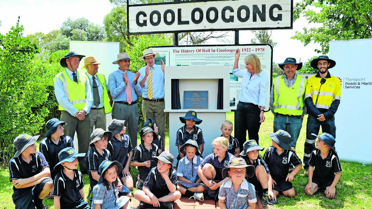 Gooloogong Public School students (foreground) with Roads and Maritime Services staff, officials, Cowra mayor Bill West, Cabonne deputy Mayor Lachie MacSmith, Member for Orange Andrew Gee and Member for Cootamundra Katrina Hodgkinson, at the Gooloogong Bridge opening earlier this year.