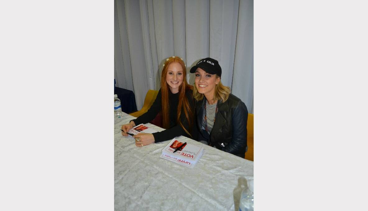 Hundreds of fans turned out to welcome The Voice grand finalist Celia Pavey and her coach Delta Goodrem to Forbes during a special visit on Friday. 