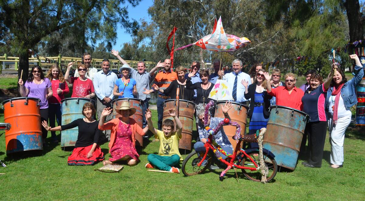 Organisers, volunteers, musicians, artists and guests helped launch the Kalari River Arts Festival program. 0913riverartslaunch(40)