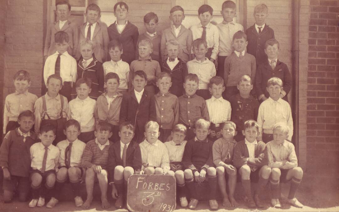 Tim Messiter sent this photo of his dad's class from Forbes Public School in 1931.