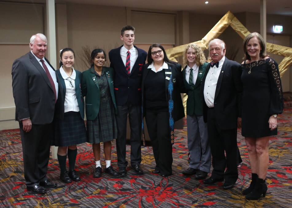 Forbes Mayor Graham Miller with Lions Youth of the Year finalists Jade Lin, Ragari Jeya Kumar, Charles O'Neill, Phoeber McIlwraith and Ava Del Tufo, organiser Peter Perry and Councillor Phyllis Miller.