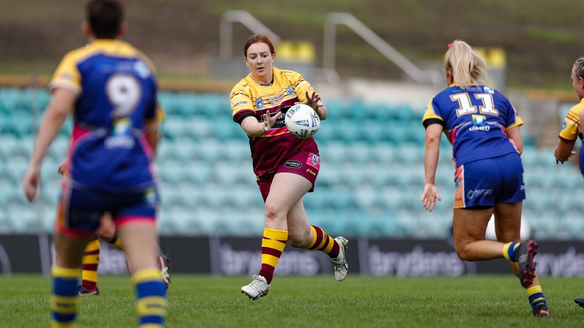 COUNTRY POLICE: Maggie Townsend scored a try in Country's win. Picture: BRYDEN SHARP