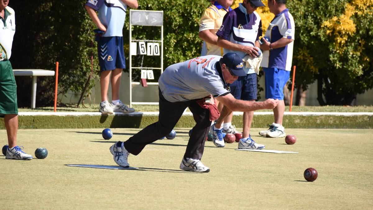 Brian Asimus paired up with Scott Andrews to take out the major pairs at the bowling club. 