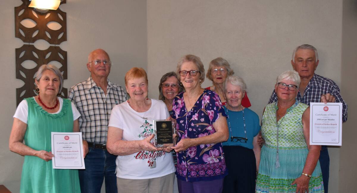 Jean Hodges, Lloyd Gerdes, Wilma Hepburn, Robyn Kenny, Gloria Haley, Lee Reynolds, Fiona Stevenson, Maryanne Jarick and Norm Haley. Absent are Valma Price and Jeanette Hoswell. 