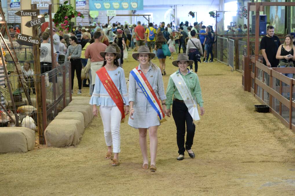 Sally Downie (right) at Sydney Royal with first runner up Dunedoo Showgirl Effie Fergusson and 2019 Sydney Royal Showgirl Walbundri Show's Stephanie Clancy. Photo Rachael Webb.