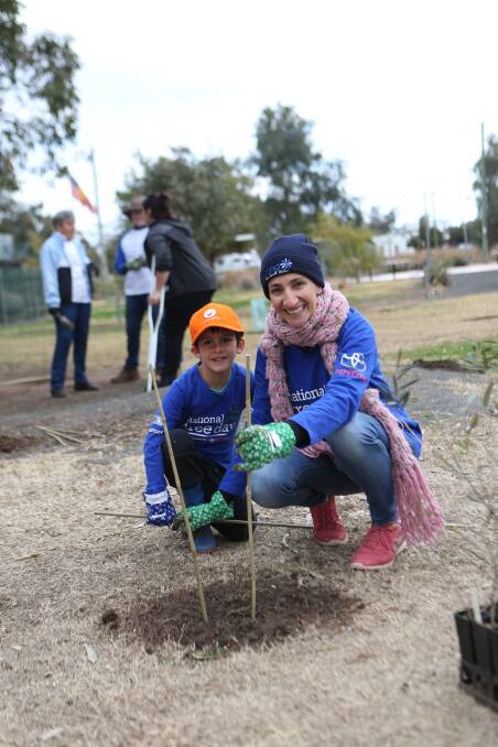  For our third year of running Tree Day in Forbes, we were excited to have over 30 volunteers working on planting, staking, watering and mulching at the Wiradjuri Dreaming Centre in Forbes, located on the banks of Lake Forbes.