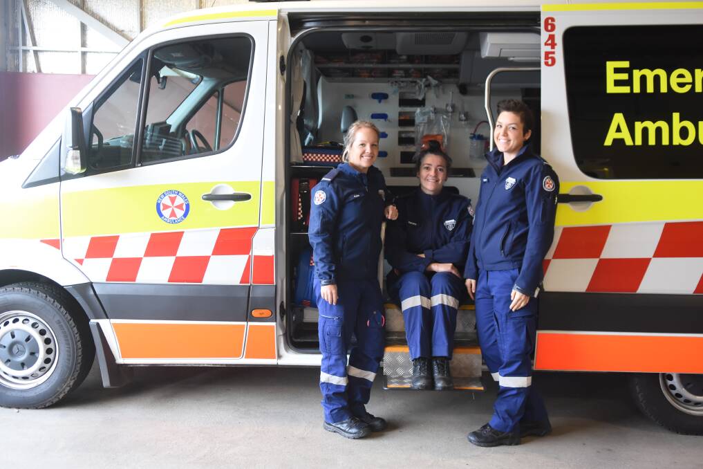 Forbes paramedics Kylie Sherritt, Natalie Carthew and Kara West.