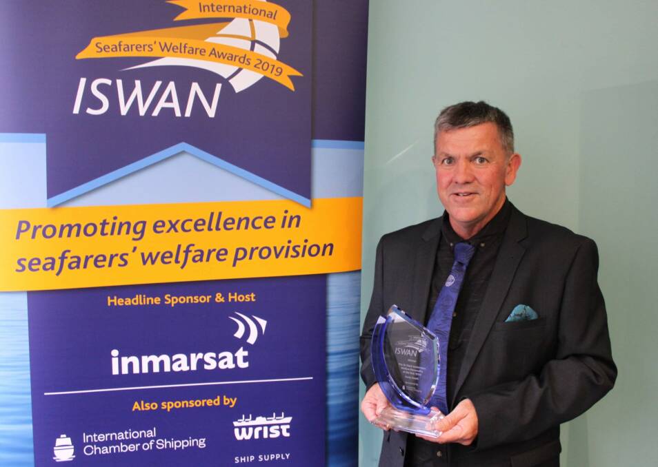 Garry South was awarded the Dr Dierk Lindemann Welfare Personality of the Year Award at the International Seafarers Welfare Awards in England.