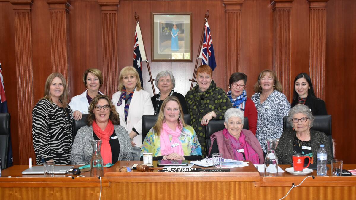 (Front) ALGWA executive Allyson Bradford, Cr Cassanda Coleman, Cr Colleen Fuller and Cr Jennifer Lecky with members of Australian Women in Local Government in Forbes on a visit in 2019.