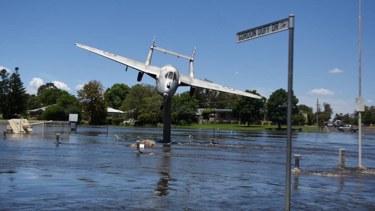 ICONIC: The Vampire Jet marking the height of flooding in 2021. Picture: FILE