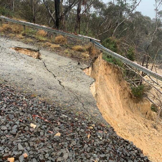 Part of Blue Mountains rail line closed by landslip, motorists warned about Bells Line