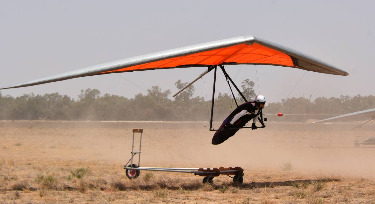 Around 30 hang gliders are expected to take to the skies in the new year for the Forbes Flatlands Hang Gliding Championships.