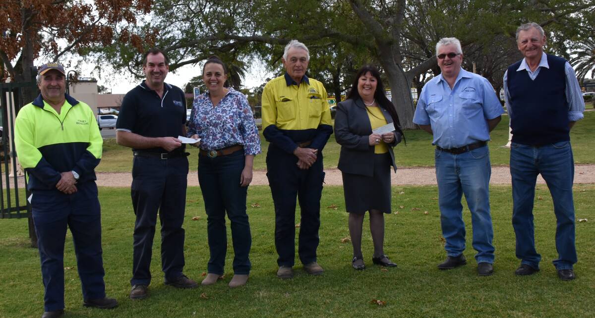 Barry Read, Ian Bartholomeaus, Karyn Glennan, Norm Haley, Tanya Cole, John Taylor and David Morrison from the Mens Shed, Eisteddfod and Motor Show committees.