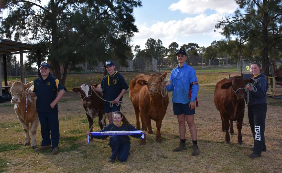 Kyle Bolam, William Cox, Jack Cole, Louise Hurford and (front) Chloe Kemp attended the National All Breeds Heifer Show in Dubbo.