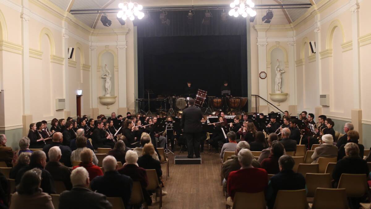 The Sydney Youth Orchestra and Forbes Town Band will perform at Town Hall on Friday night.