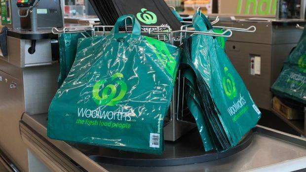 Woolworths starts plastic bag ban | Poll
