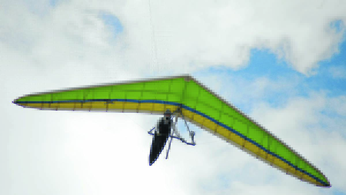 Hang gliders were happy to get into the air over Forbes 
yesterday but are looking for more of those blue skies. 
The forecast is for warmer weather, which should create 
better thermals for the rest of the week’s competition. 